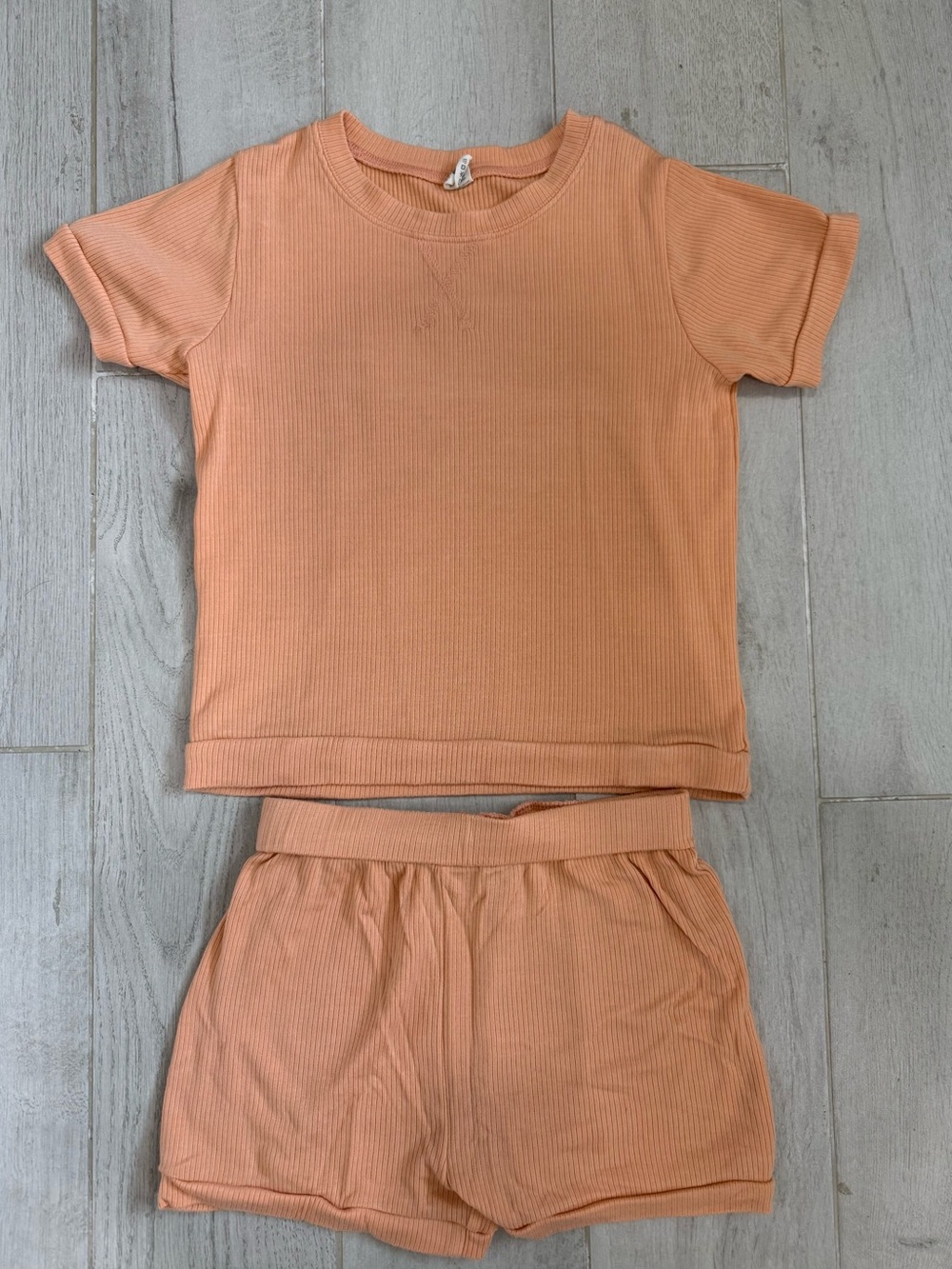 KATE QUINN Short Sleeve Topstitch Tee + Retro Shortie Short Set (Peach Quartz)